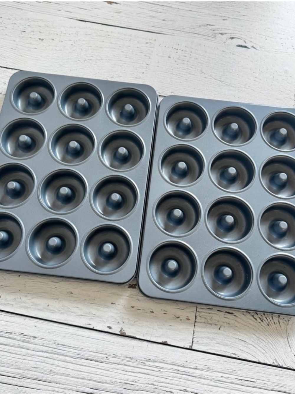 Wilton - Mini Donut Pan Set (2)